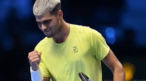 Alcaraz rallies, moves to 1 win from No. 1 berth | Alcaraz fightback offers de Minaur semi-final …