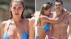 Cricket legend’s 23yo daughter stuns at beach | Glamorous cricket commentator Grace Hayden show…