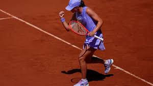 Iga Swiatek cruises at French Open, now 28-1 in 1st round of majors | Watch Roland Garros – Frenc…