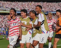 Steely USA overcome Bosnia and Herzegovina and controversial red to reach World Cup last 16 | USM…
