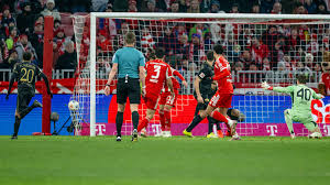 1. Liga-Pleite seit März! Urbig patzt! Fans protestieren gegen Bosse: BAYERN-FRUST! | FCA düpie…