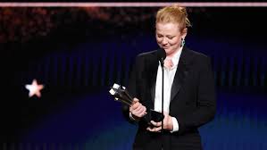 Jacob Elordi and Sarah Snook win at Critics Choice Awards | Jacob Elordi wins Critics Choice Awar…