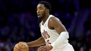 Knicks’ Jalen Brunson: Heads to locker room | Jalen Brunson limps off court after twisting right …