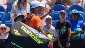 No. 7 seed Felix Auger-Aliassime retires vs. Nuno Borges | Auger-Aliassime retires at Australian …