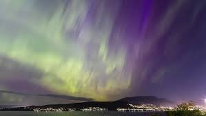 Spectacular aurora australis seen across Australia | Aurora lights up Queensland skies in spectac…