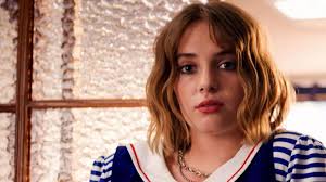 Stranger Things fans stunned after realising who Maya Hawke’s parents are | Ethan Hawke broke h…