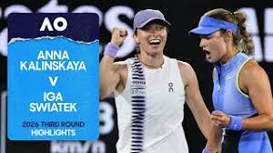 Swiatek stretched before surging to fourth round at AO 2026 | Star almost hit after controversial…