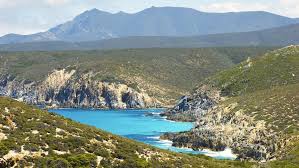 Tourists urged to avoid WA national park amid Emergency level bushfire | Dunn Rock fire: Blaze do…