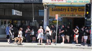 Unusual reason for queue in Sydney | Fans awaiting for singer Yungblud meet and greet in Sydney |…