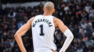 Warriors’ Jimmy Butler: Helped to locker room Monday | Warriors’ Jimmy Butler helped off court wi…