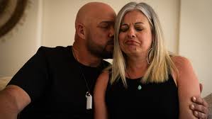 Backpacker’s grieving parents call for action on dingo management | Parents of Piper James visit …