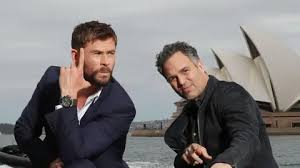 Chris Hemsworth and Mark Ruffalo: We’re like a couple of naughty school kids | ‘Crime 101’ Di…