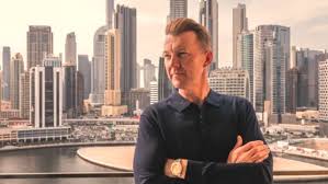 Cricket icon quits Australia for new country | Australian cricket legend Brett Lee relocates to D…