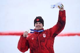 Ski de bosses | Mikaël Kingsbury remporte l’argent | Mikaël Kingsbury remporte l’argent pou…