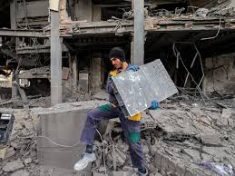 Iran War Live Updates: U.S. Hits Isfahan With Bunker Buster Bombs | US drops 1,000-kg bunker bust…