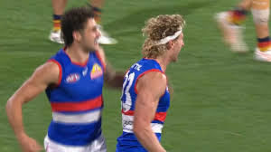 Naughton boots goal as Dogs tighten screws | Desperate act that proves Bulldogs are about more th…