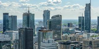 Ponad 13 mld euro transakcji a polska “wschodzącą gwiazdą”. Kto nam depcze po piętach? | Pols…