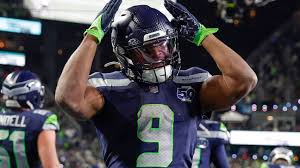 Source: Super Bowl MVP Walker, DT Tonga to sign with Chiefs | NFL news, free agency updates: Mike…