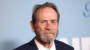 Tommy Lee Jones Boards ‘The Lowdown’ Season 2 at FX | Tommy Lee Jones, Betty Gilpin join seas…
