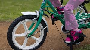 Calls to force NDIS providers to register as Labor eyes savings | Crossbench MPs warn Labor again…