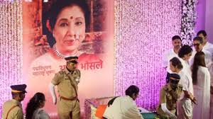Mourners sing Asha Bhosle hit as iconic Indian singer cremated | Bollywood classics, rave bangers…