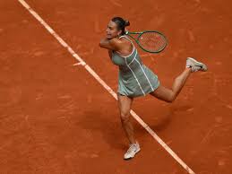 Sabalenka opens Madrid title defense with straight-sets defeat of Stearns | How will Aryna Sabale…