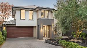 Storm’s Cameron Munster and wife Bianca selling in Melbourne | Live: Stand-in coach says Dragon…