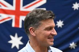 Tourists to Australia would have social media accounts vetted under Trumpian Coalition plan | Mig…