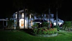 Two people seriously injured in Melbourne home invasion | Two stabbed in Melbourne home invasion …