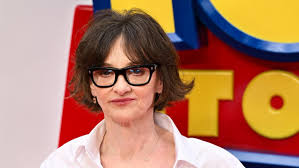 Actress steps out for first time in 11 years | Tom Hanks Teases “One of the Most Heartbreaking …