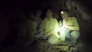 Divers begin complex mission to rescue men found alive in flooded Laos cave | ‘People were chee…