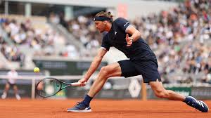 Zverev downs Mensik in Roland Garros SF, earns 4th shot at major glory | Zverev closes in on elus…