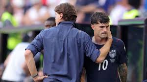 Christian Pulisic limps off with foot injury in U.S. World Cup exit | Christian Pulisic exits USM…