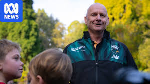 JackJumpers coach shares advice on how to win over Tasmanians | Buckley makes call on Blues, Bomb…