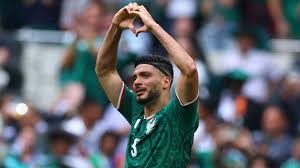 Jiménez is lucky to be alive, never mind living his World Cup dream | Here’s why Mexico’s Raúl …