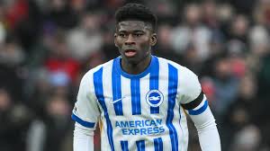 Man Utd Make Transfer U-Turn Over 6ft 5ins Midfielder | Manchester United make fresh contact to s…