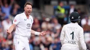 England vs Pakistan LIVE: First Test, day one, Headingley – cricket score, radio & video highligh…