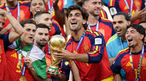 PSG sign World Cup winner Ferran Torres from Barcelona | Dani Olmo sends emotional message to Fer…