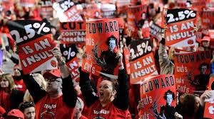 Teachers offered $2000 sign-on bonus as Labor fights to stop third strike | Vic teachers weigh ne…