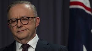 Tens-of-thousands of Aussies face wipeout | End of the super-cycle: Big call on the national prop…