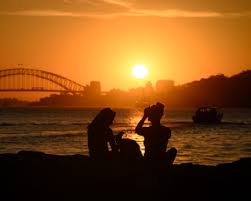 No solid evidence daylight saving time affects mental health, researchers find | Research debunks…